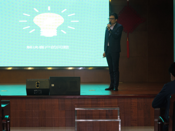 建立营销型网站及多渠道整合营销对外贸企业的重要性。
